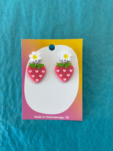 Mini Kitty Strawberries With Daisies Earring