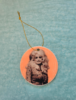 Dolly Ornament No Script-Wanderland